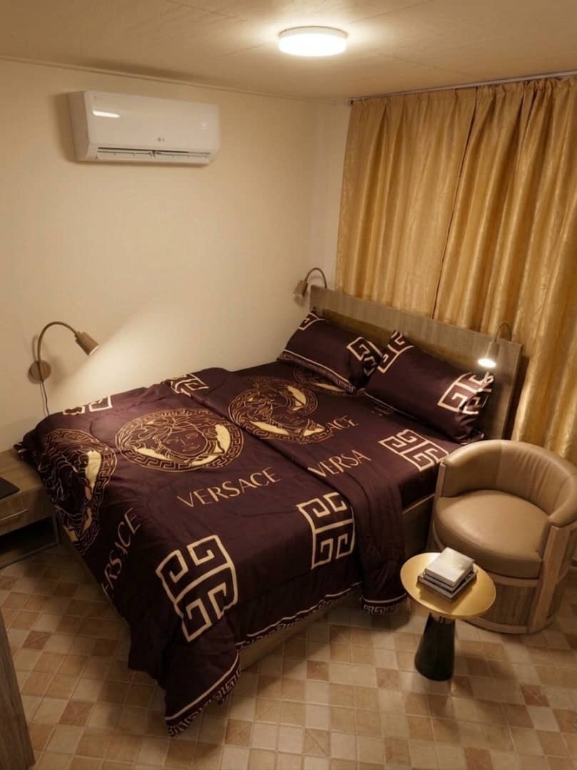 Trendy Royal guest area