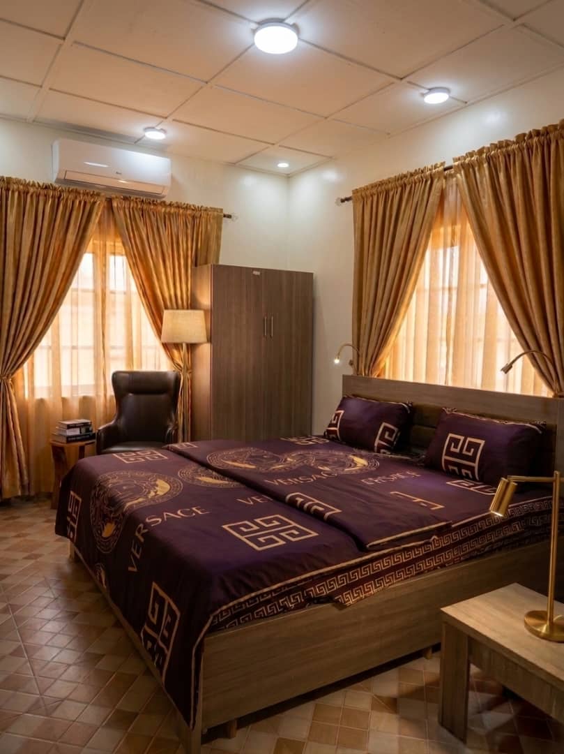 Trendy Royal ambience